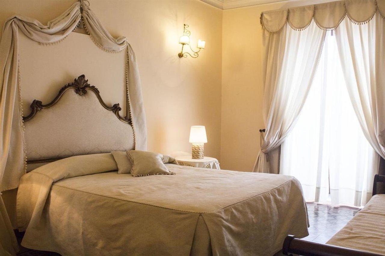 Principe Di Francalanza Bed & Breakfast คาตาเนีย ภายนอก รูปภาพ