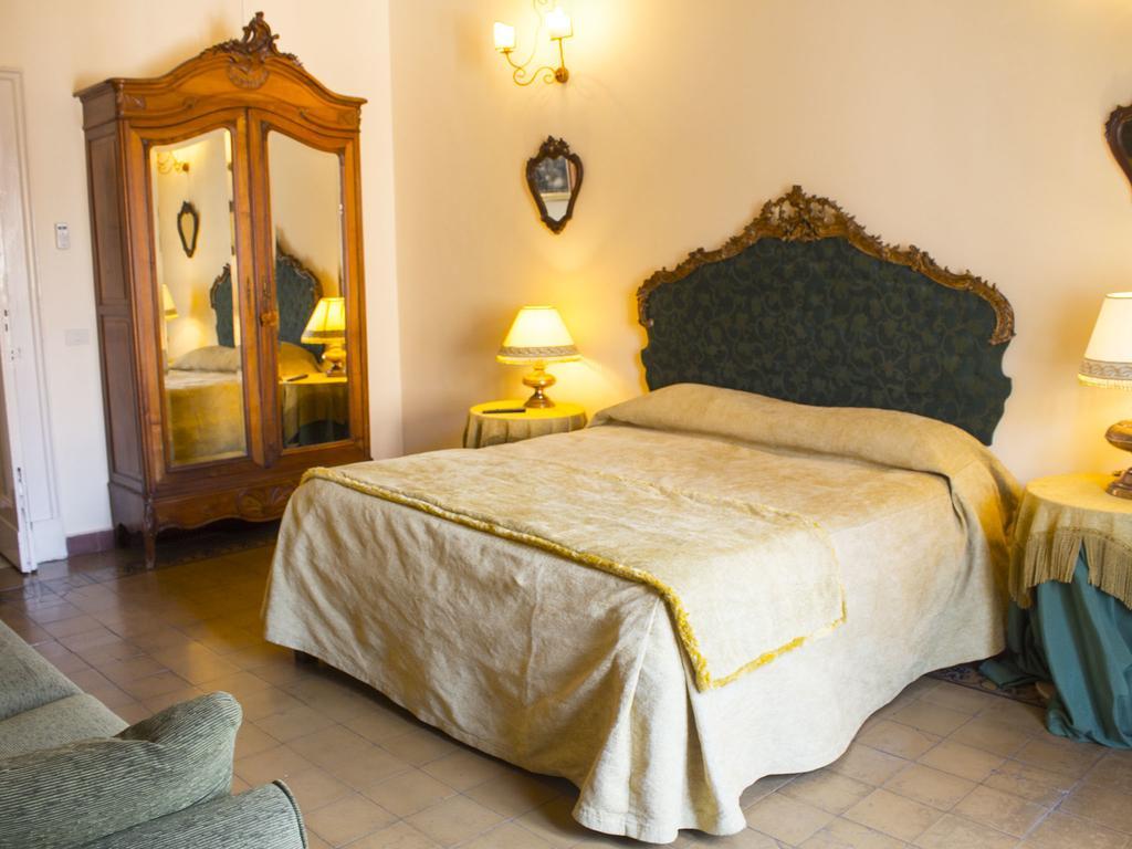 Principe Di Francalanza Bed & Breakfast คาตาเนีย ภายนอก รูปภาพ
